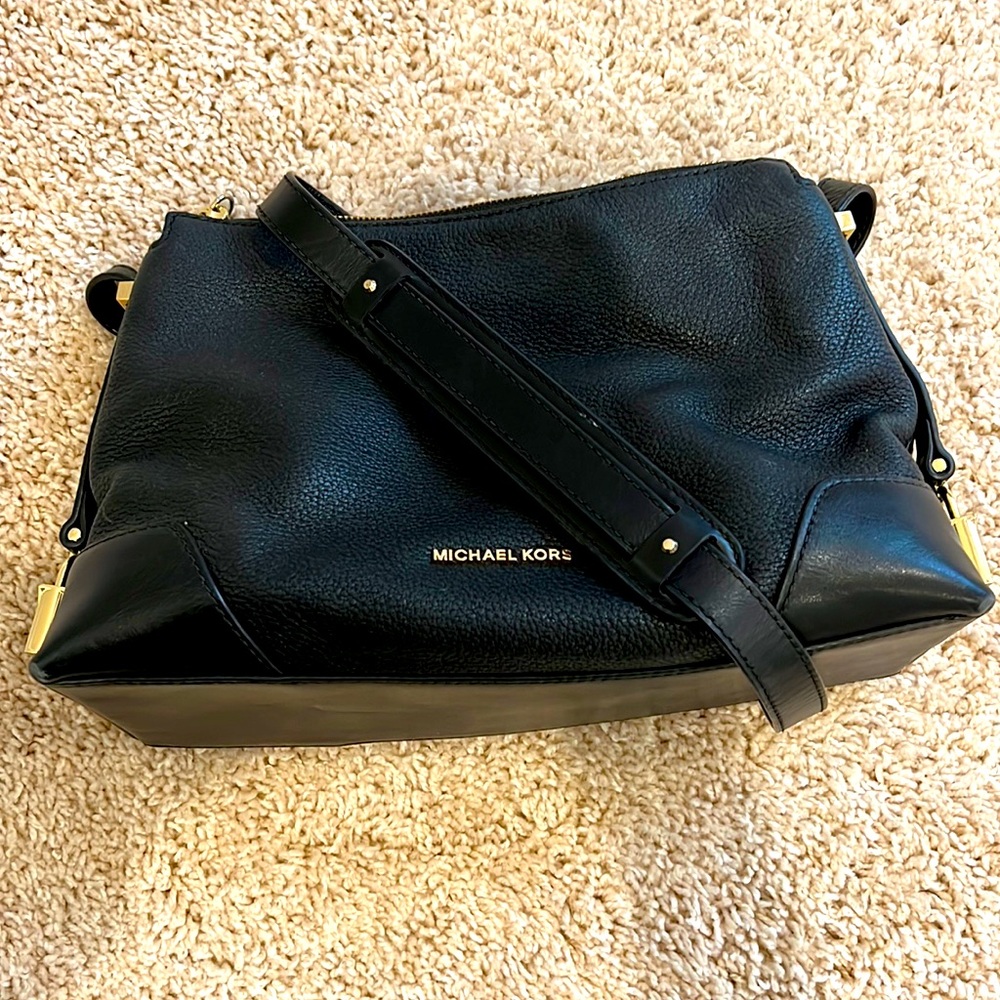 MK MIDSIZE CROSSBODY